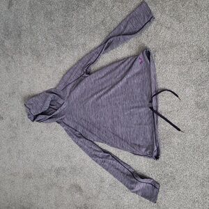 Under Armour top